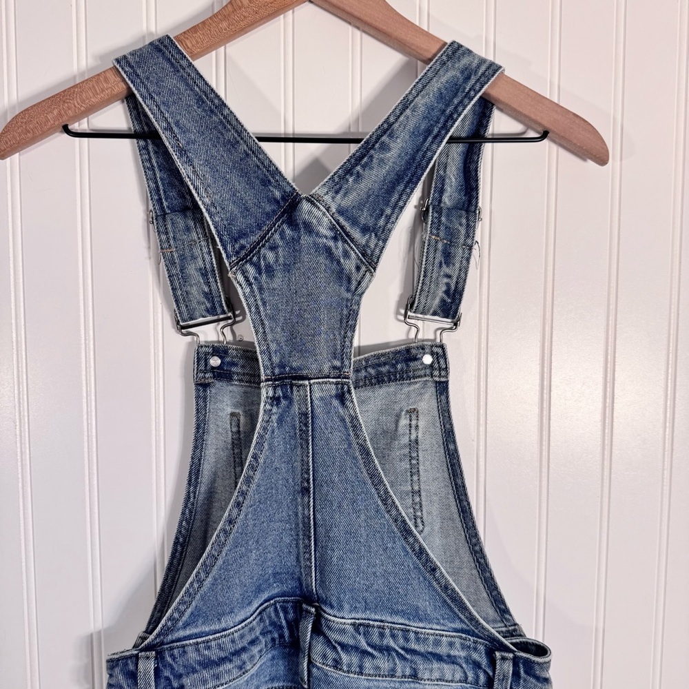 Happily Grey Overalls Medium Wash Denim Raw Hem Women’s Size 1/25 30” Inseam - Picture 7 of 13